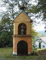 Kaplička u zámku v Hodkově.